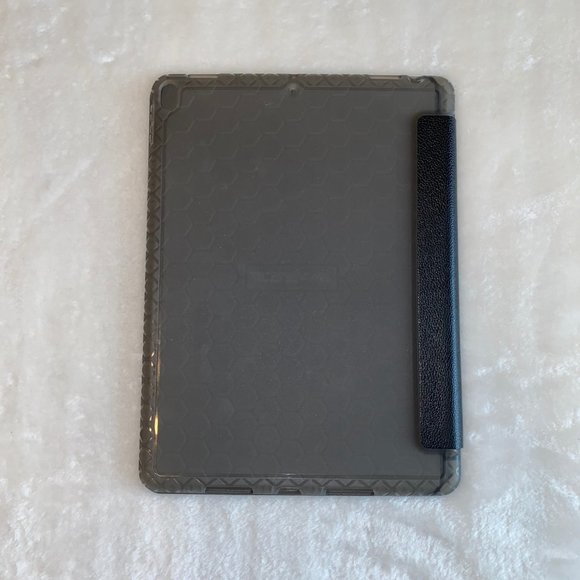 iPad Pro 10.5" case NWOT smart cover - Picture 3 of 3